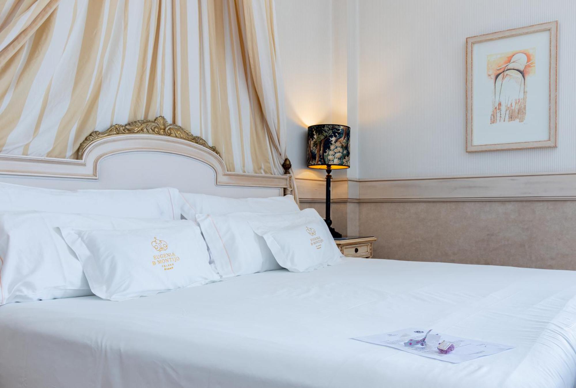 Eugenia De Montijo, Autograph Collection Hotel Toledo Buitenkant foto A bedroom at the hotel